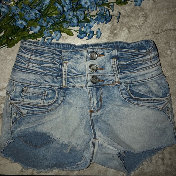 Gogo Star Pants - Gogo Star ⭐️ High rise cut offs